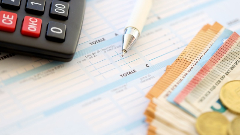 Calcolatrice soldi e dichiarazione dei redditi